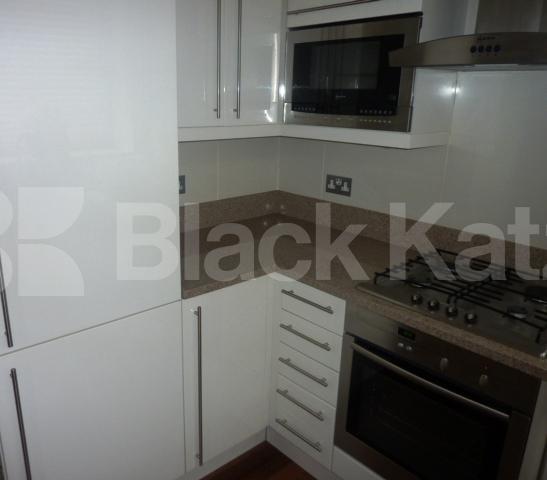 			UNDER OFFER!, 2 Bedroom, 1 bath, 1 reception Flat			 Albany Street, REGENTS PARK / CAMDEN